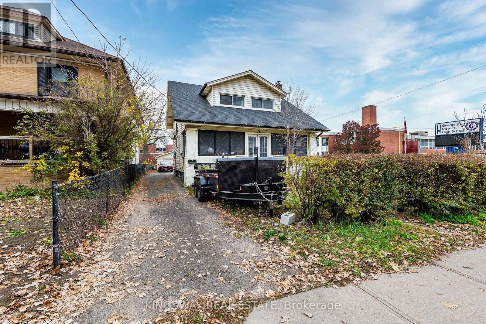 74 Guelph Street, Halton Hills (Georgetown), Ontario  L7G 3Z5 - Photo 5 - W14134854